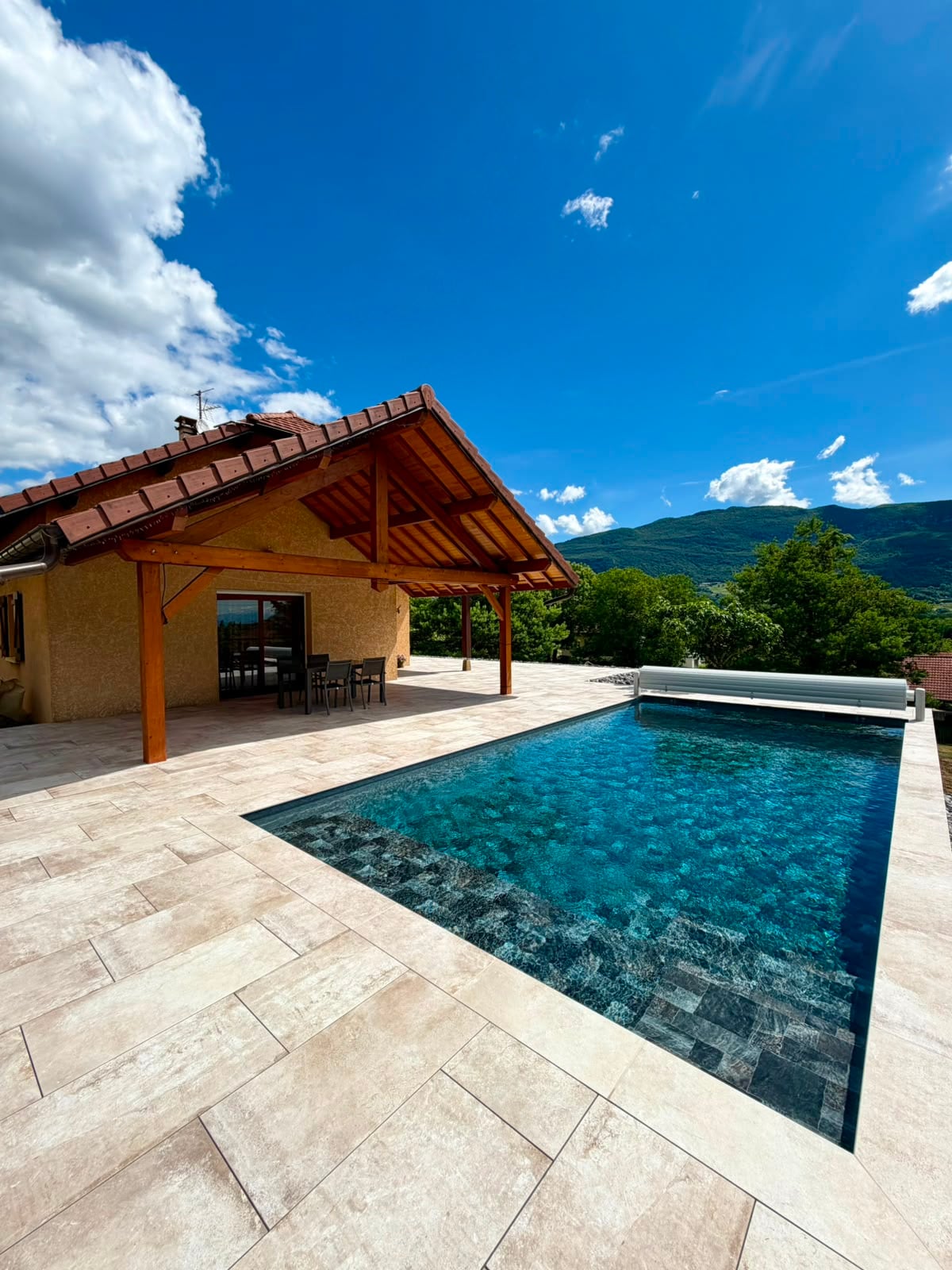 Terrasse & piscine — Vue montagne